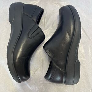 CROCS Work Chelea Leather Slip-Resistant Clogs Shoes Women Sz 9 Black Slip On